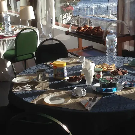 Le Stanze Sul Mare Bed & Breakfast 3*