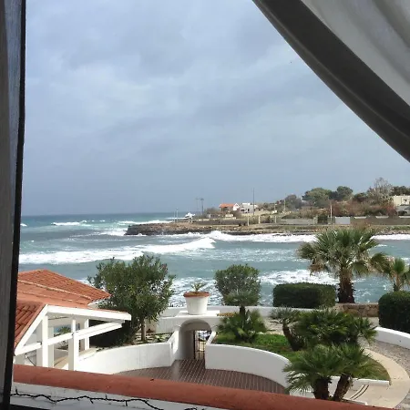 Le Stanze Sul Mare Bed & Breakfast